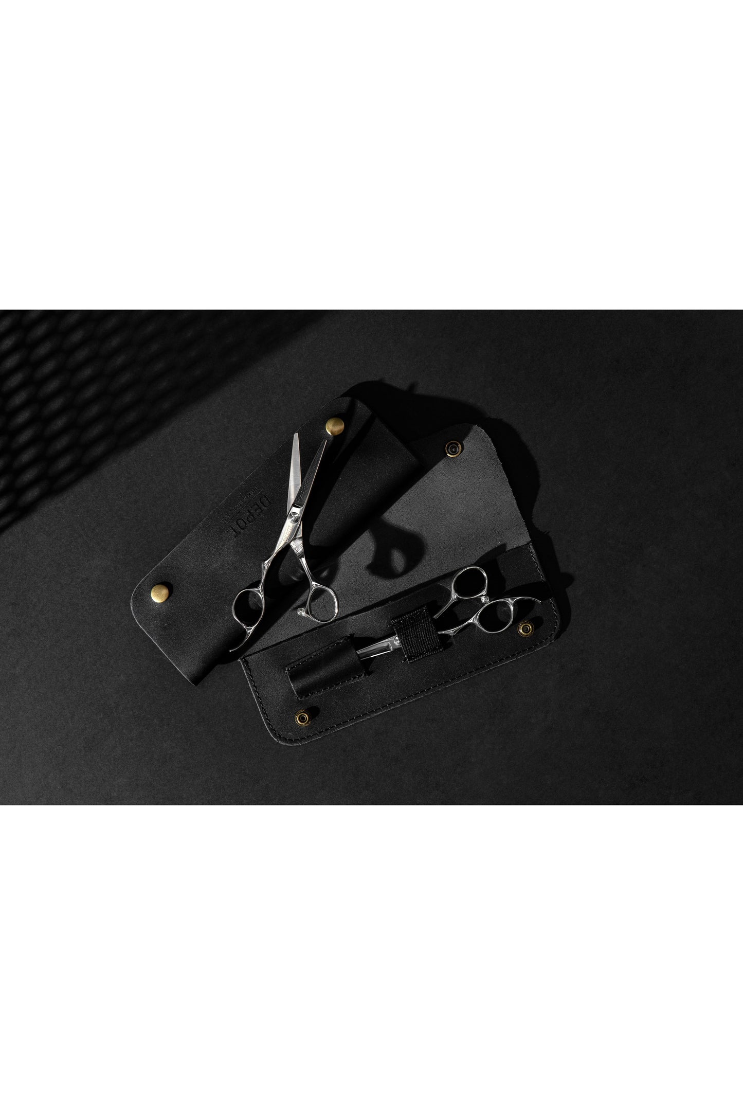 DEPOT 763 RIGHT HAND SCISSOR 5.0 +LEATHER CASE